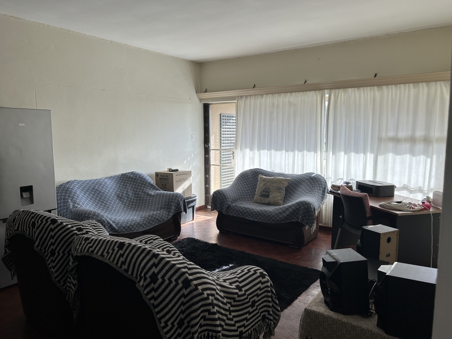 1 Bedroom Property for Sale in Loumar Western Cape